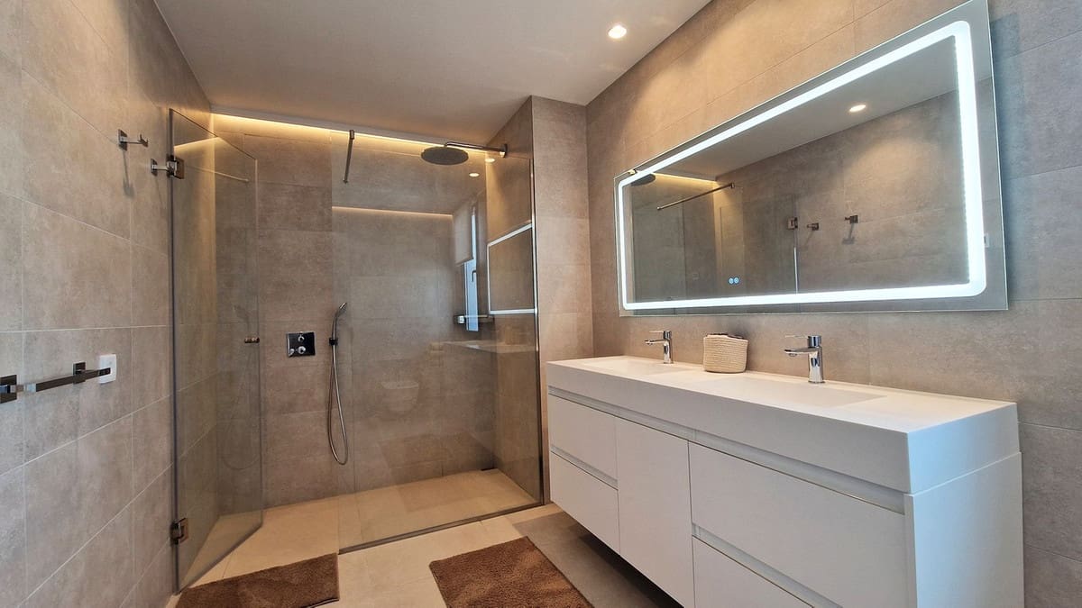 Chalet de 4 habitaciones en La Cala Golf en venta con garaje - 2.000.000 € (Ref: 9929935)