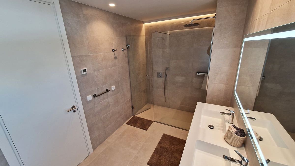 Chalet de 4 habitaciones en La Cala Golf en venta con garaje - 2.000.000 € (Ref: 9929935)