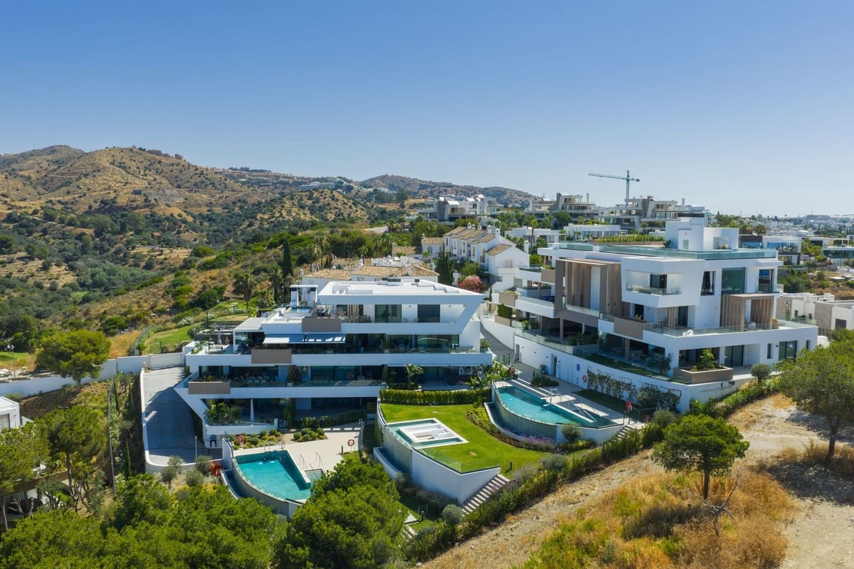 Apartamento de 3 habitaciones en Cabopino en venta con garaje - 2.080.000 € (Ref: 9929936)