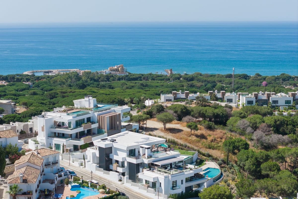 Apartamento de 3 habitaciones en Cabopino en venta con garaje - 2.080.000 € (Ref: 9929936)