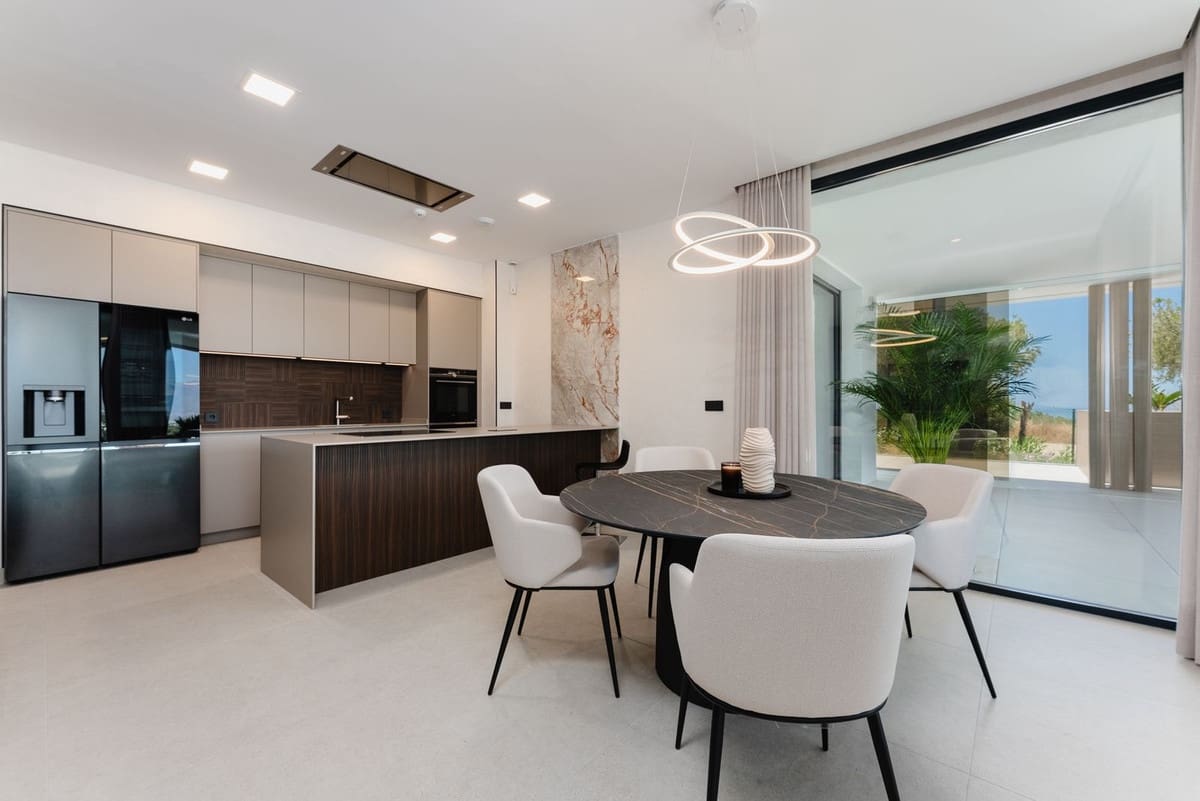 Apartamento de 3 habitaciones en Cabopino en venta con garaje - 2.080.000 € (Ref: 9929936)