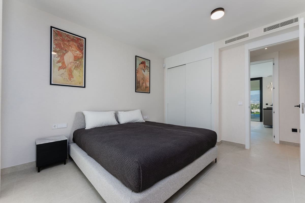 Apartamento de 3 habitaciones en Cabopino en venta con garaje - 2.080.000 € (Ref: 9929936)