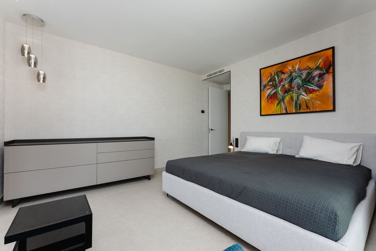 Apartamento de 3 habitaciones en Cabopino en venta con garaje - 2.080.000 € (Ref: 9929936)