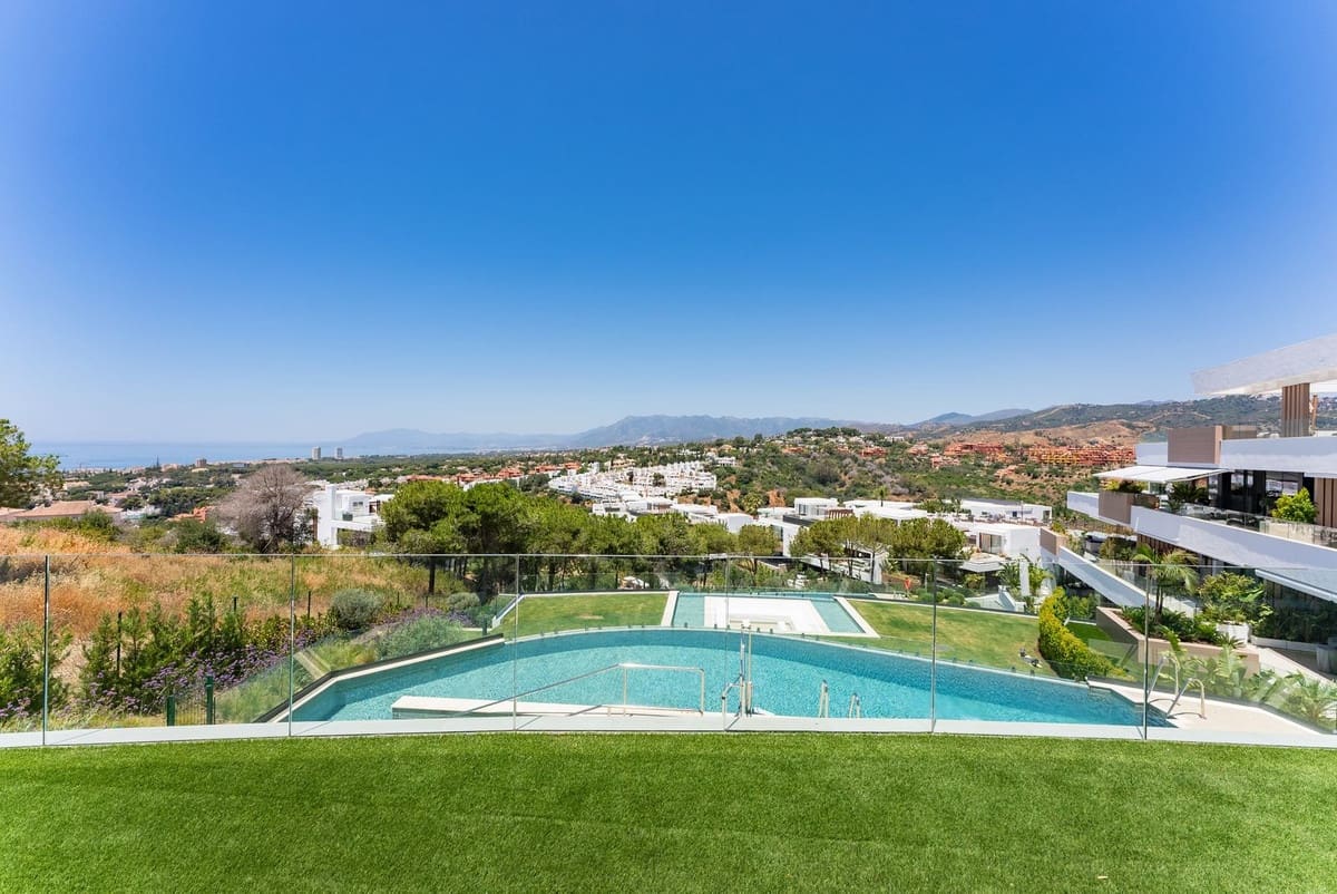 Apartamento de 3 habitaciones en Cabopino en venta con garaje - 2.080.000 € (Ref: 9929936)