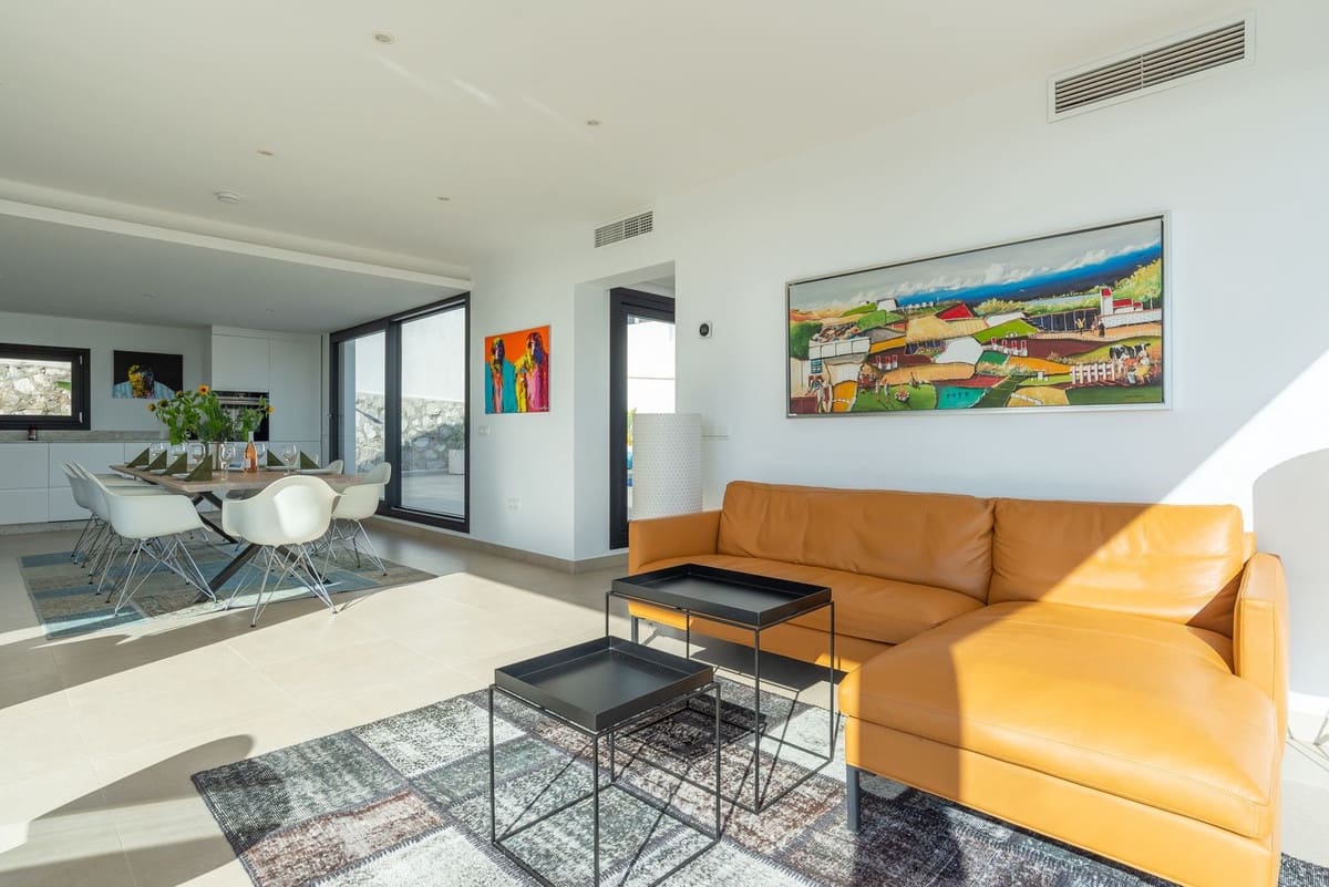 6 Zimmer Villa zu verkaufen in La Cala de Mijas mit Garage - 2.100.000 € (Ref: 9929937)
