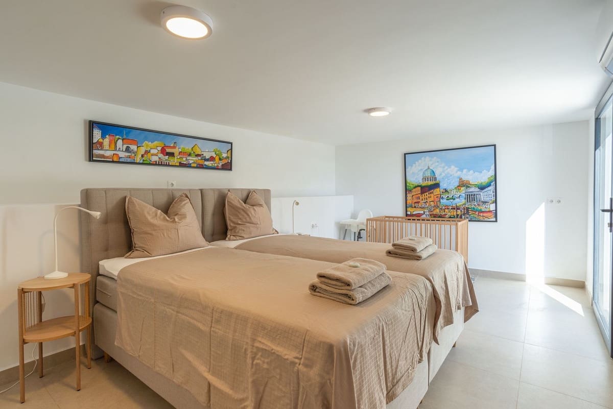 6 Zimmer Villa zu verkaufen in La Cala de Mijas mit Garage - 2.100.000 € (Ref: 9929937)