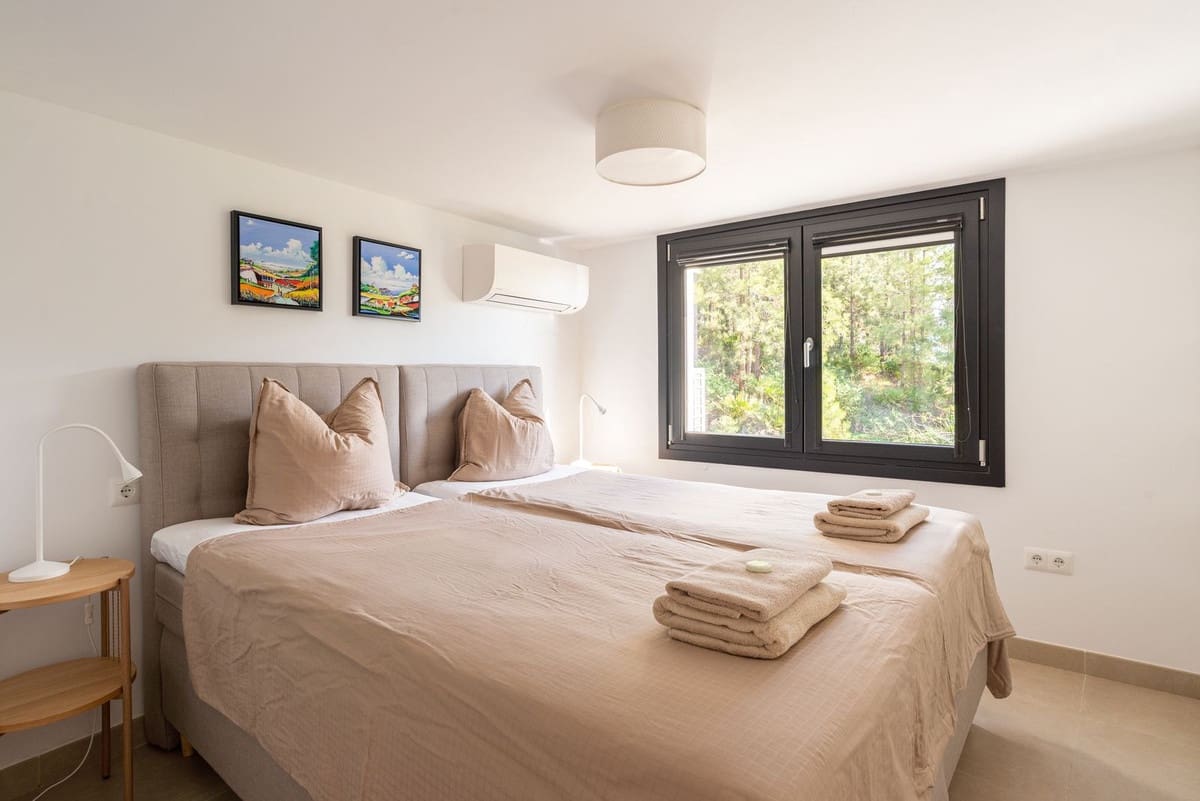 6 Zimmer Villa zu verkaufen in La Cala de Mijas mit Garage - 2.100.000 € (Ref: 9929937)