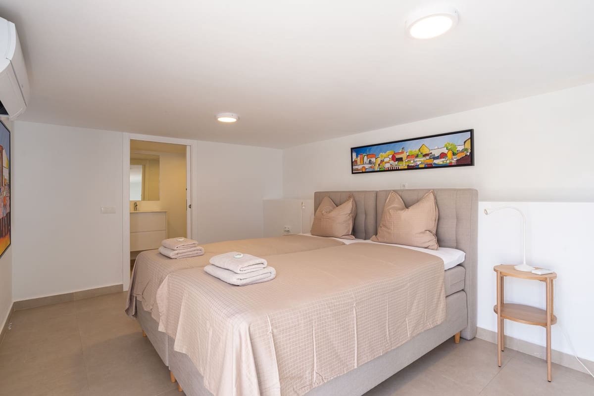 6 Zimmer Villa zu verkaufen in La Cala de Mijas mit Garage - 2.100.000 € (Ref: 9929937)