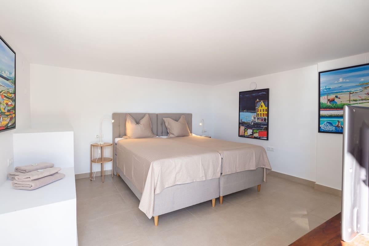 6 Zimmer Villa zu verkaufen in La Cala de Mijas mit Garage - 2.100.000 € (Ref: 9929937)