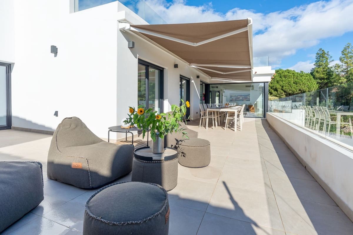 6 Zimmer Villa zu verkaufen in La Cala de Mijas mit Garage - 2.100.000 € (Ref: 9929937)