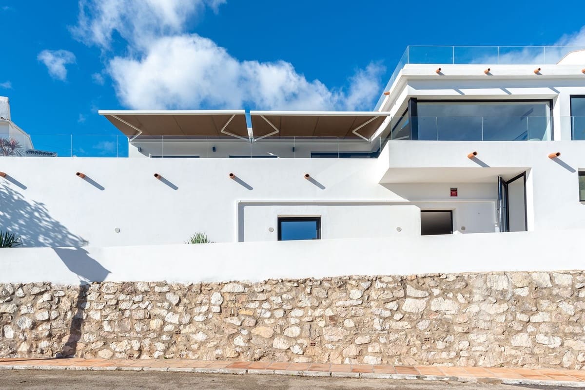 6 Zimmer Villa zu verkaufen in La Cala de Mijas mit Garage - 2.100.000 € (Ref: 9929937)