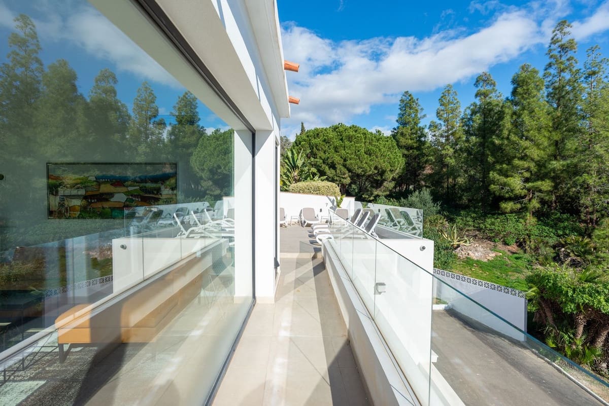 6 Zimmer Villa zu verkaufen in La Cala de Mijas mit Garage - 2.100.000 € (Ref: 9929937)