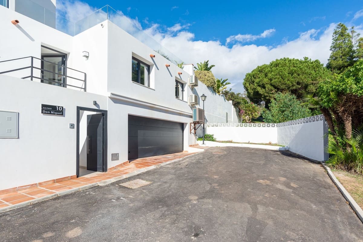 6 Zimmer Villa zu verkaufen in La Cala de Mijas mit Garage - 2.100.000 € (Ref: 9929937)