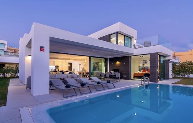 4 camera da letto Villa in vendita in Calahonda, Mijas con garage - 2.100.000 € (Rif: 9929938)