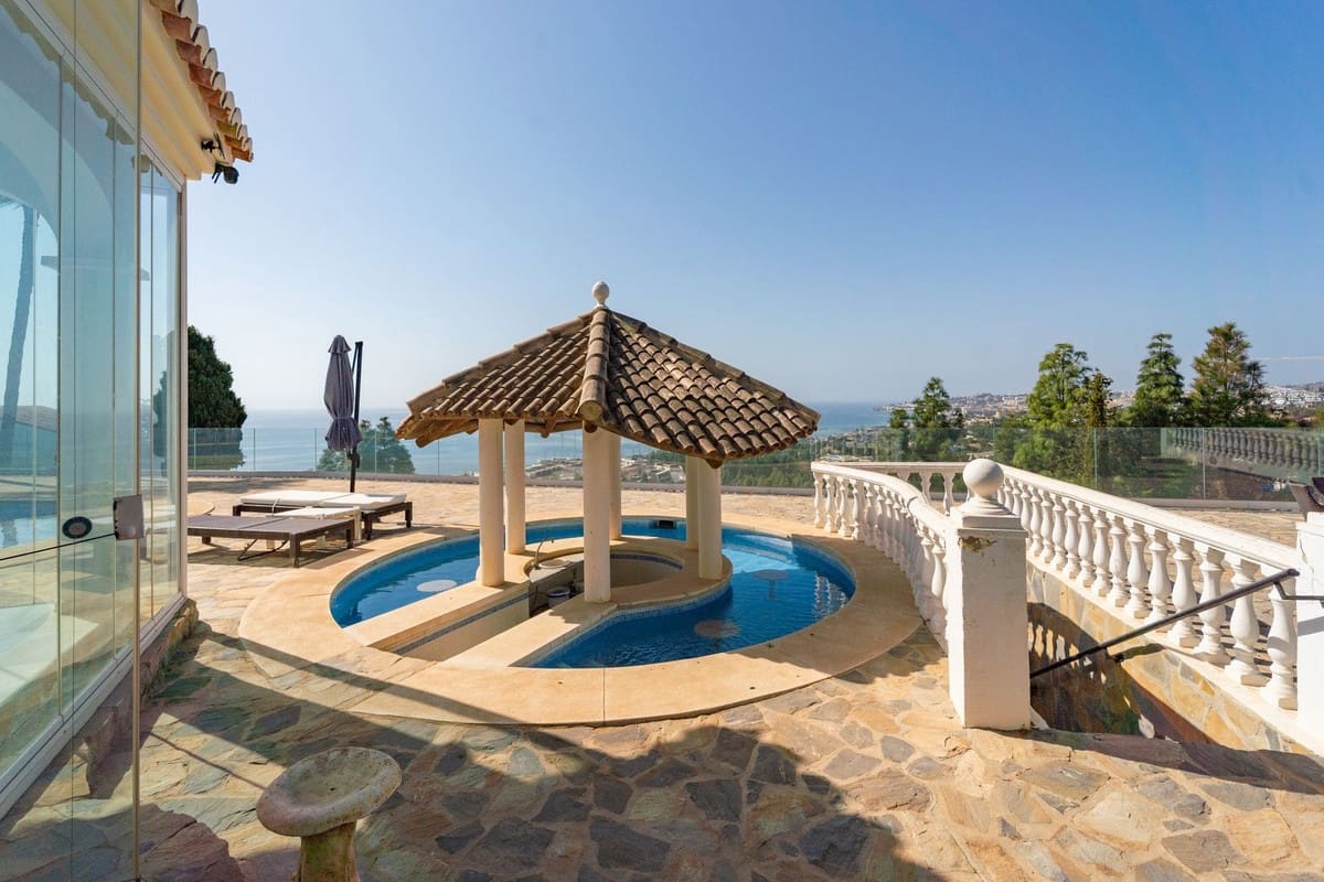 5 sypialnia Willa na sprzedaż w Mijas Costa z garażem - 2 450 000 € (Ref: 9929945)