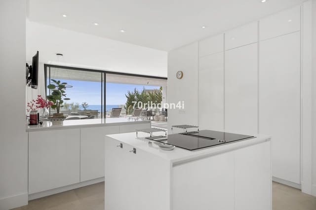 5 bedroom Villa for sale in Marbella with pool garage - € 3,150,000 (Ref: 9929952)