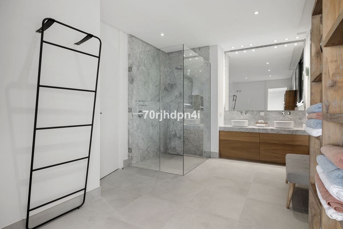 5 quarto Moradia para venda em Marbella com garagem - 3 150 000 € (Ref: 9929952)