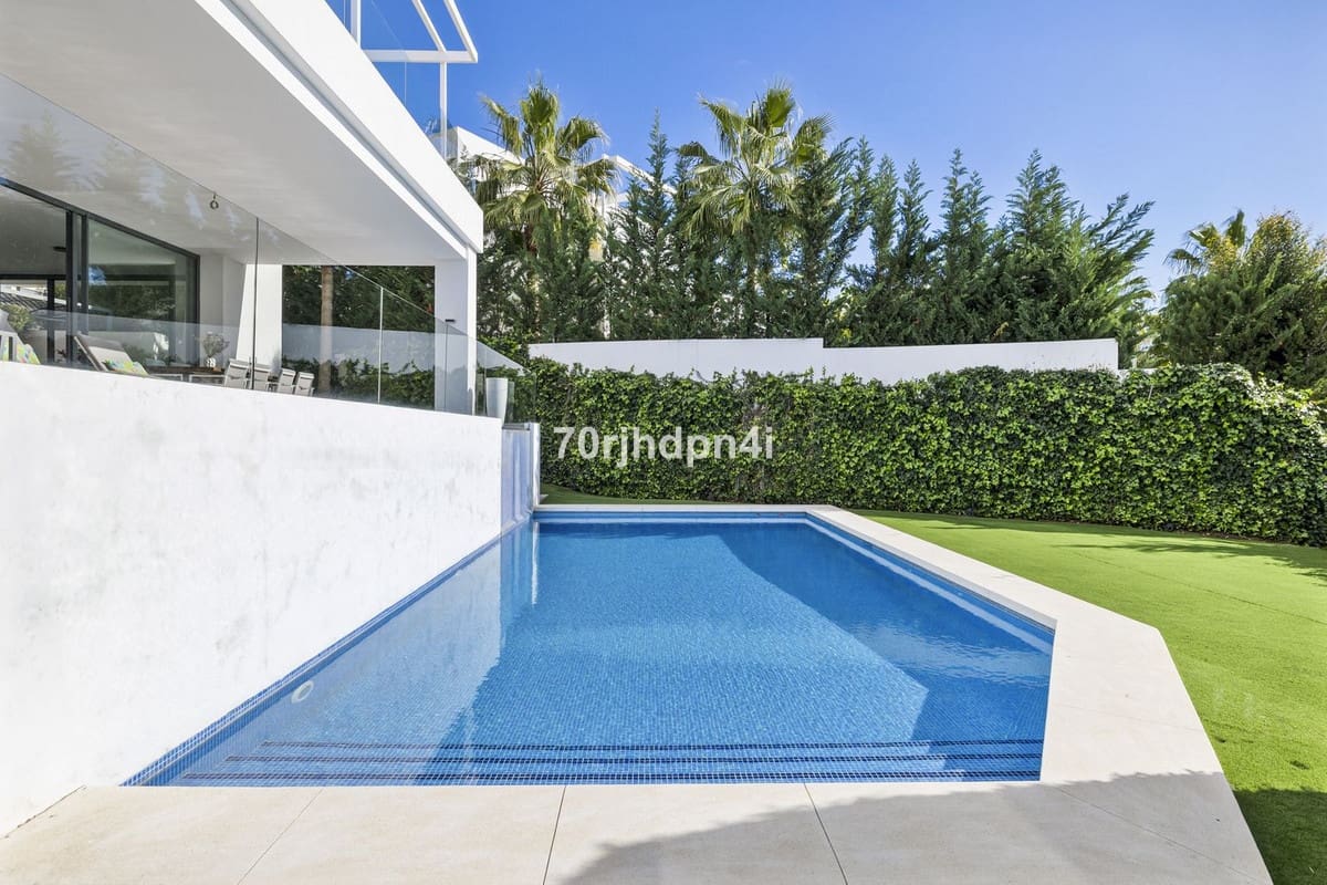 5 quarto Moradia para venda em Marbella com garagem - 3 150 000 € (Ref: 9929952)