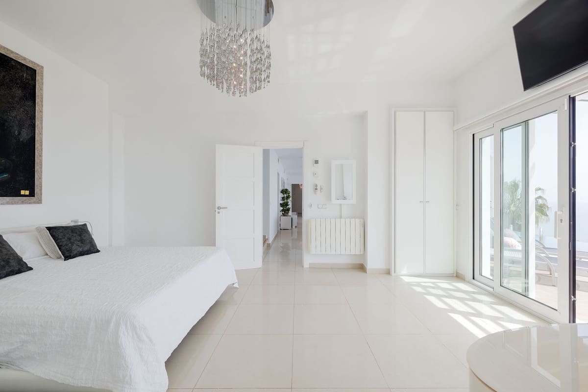 4 soveværelse Villa til salg i Benalmadena Costa - € 3.390.000 (Ref: 9929953)