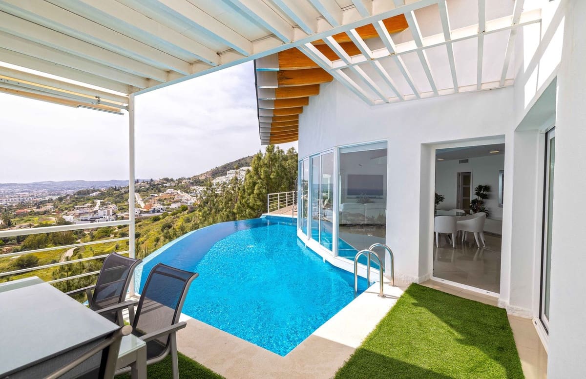 4 soveværelse Villa til salg i Benalmadena Costa - € 3.390.000 (Ref: 9929953)