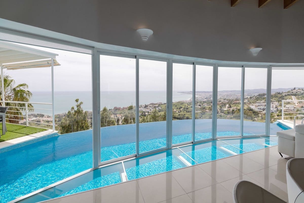 4 soveværelse Villa til salg i Benalmadena Costa - € 3.390.000 (Ref: 9929953)