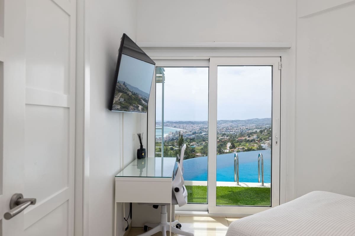4 soveværelse Villa til salg i Benalmadena Costa - € 3.390.000 (Ref: 9929953)