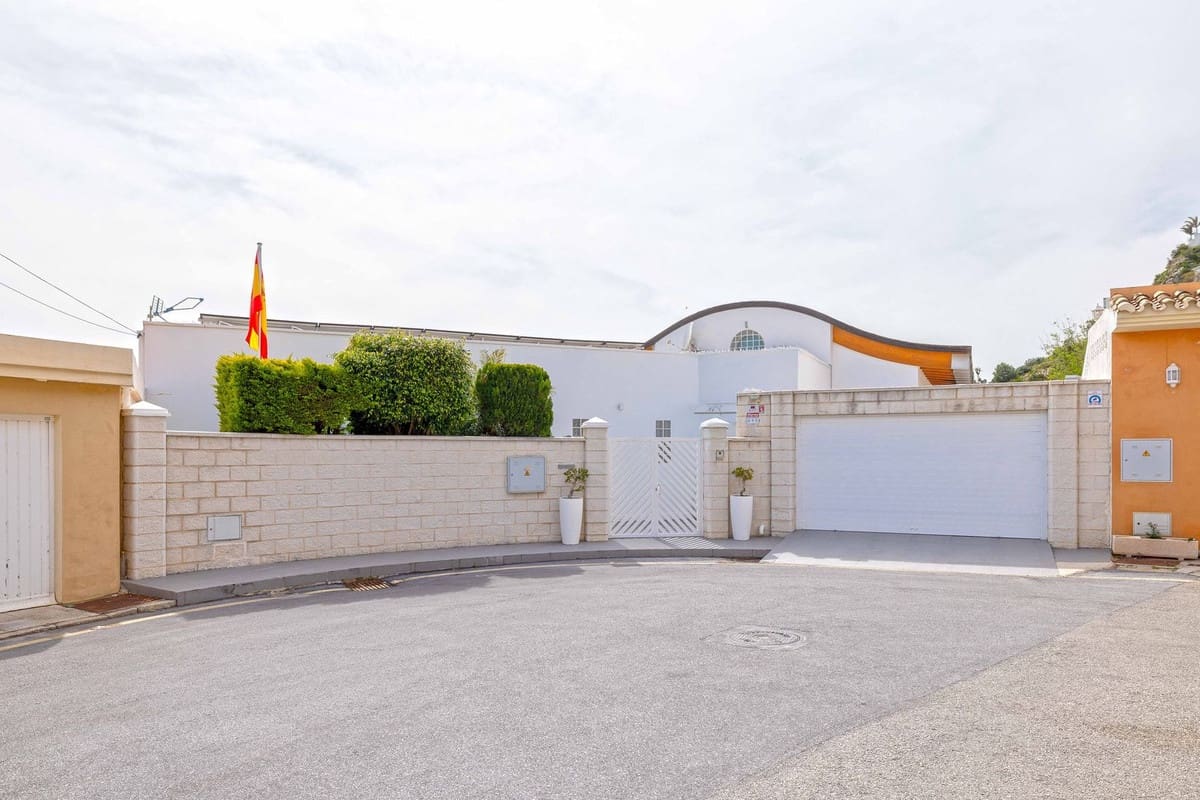 4 soveværelse Villa til salg i Benalmadena Costa - € 3.390.000 (Ref: 9929953)