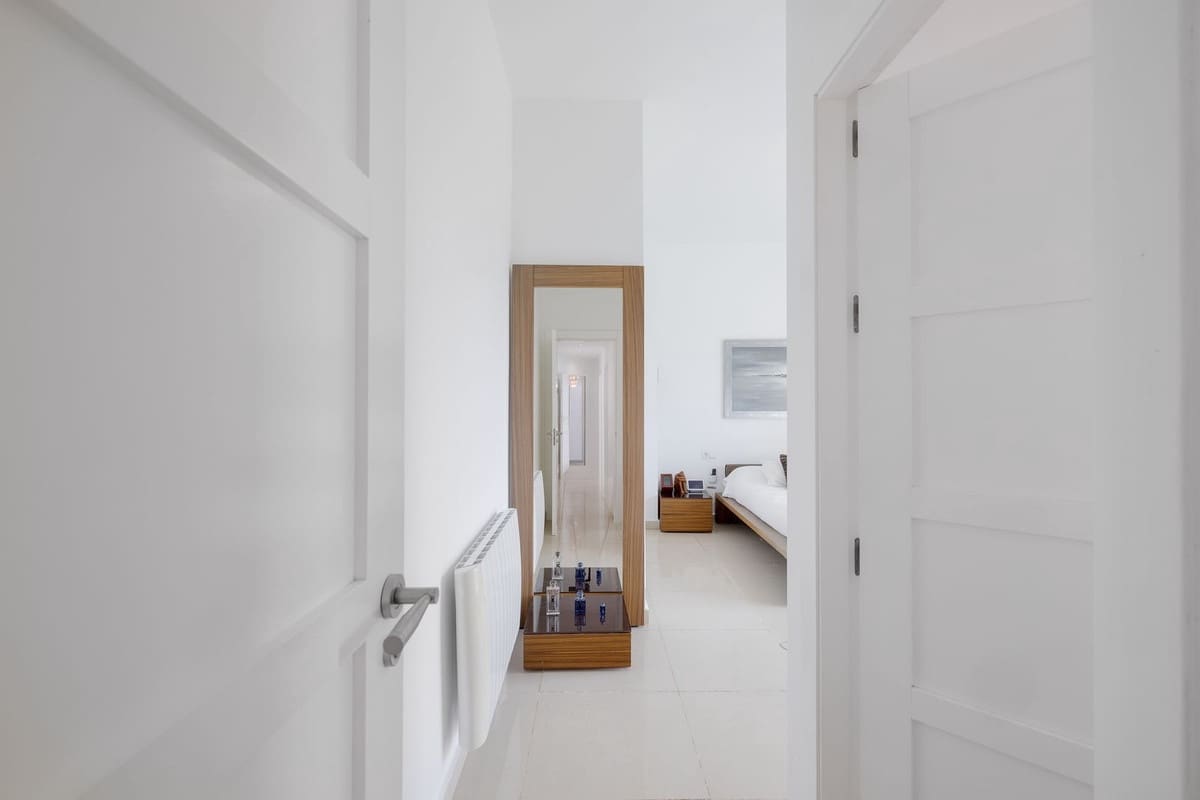 4 soveværelse Villa til salg i Benalmadena Costa - € 3.390.000 (Ref: 9929953)