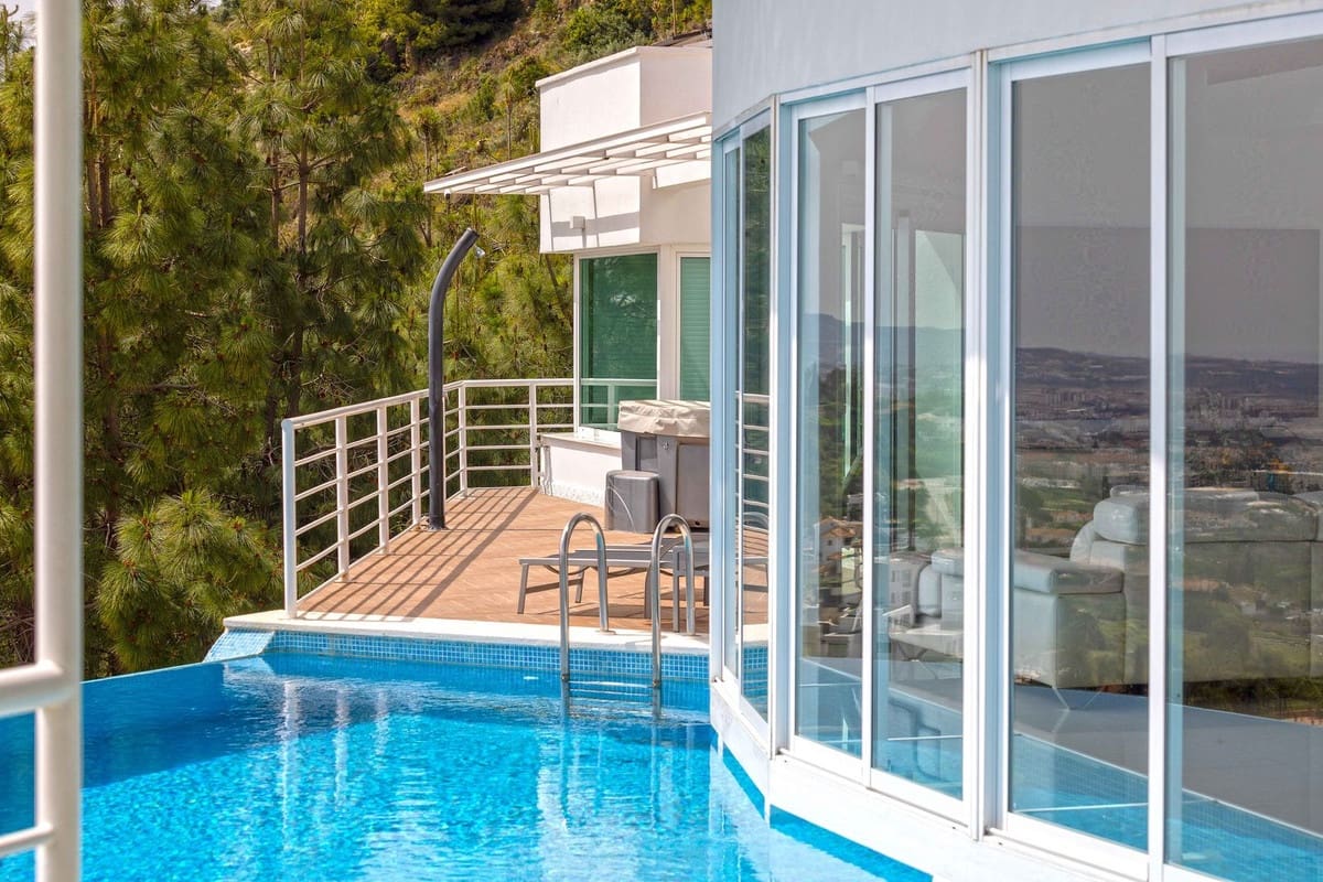 4 soveværelse Villa til salg i Benalmadena Costa - € 3.390.000 (Ref: 9929953)