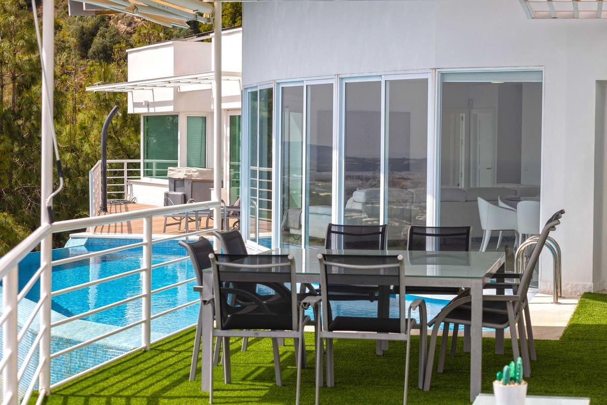 4 soveværelse Villa til salg i Benalmadena Costa - € 3.390.000 (Ref: 9929953)