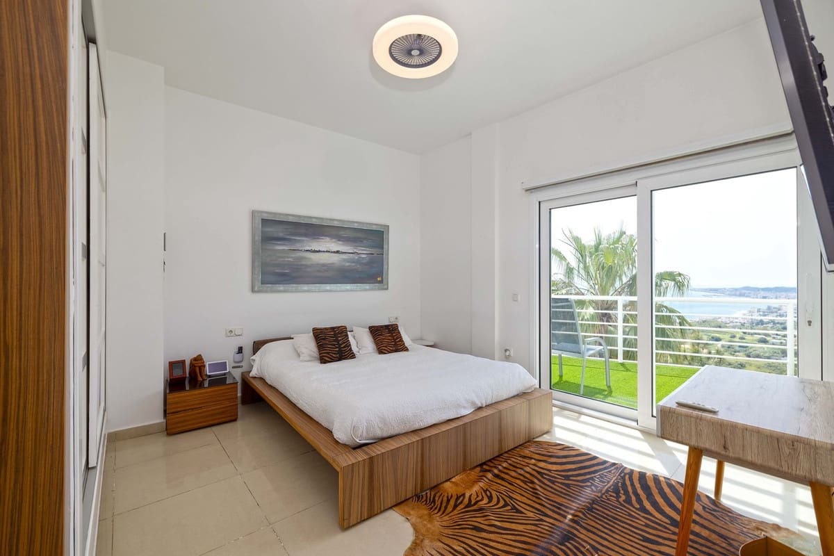 4 soveværelse Villa til salg i Benalmadena Costa - € 3.390.000 (Ref: 9929953)