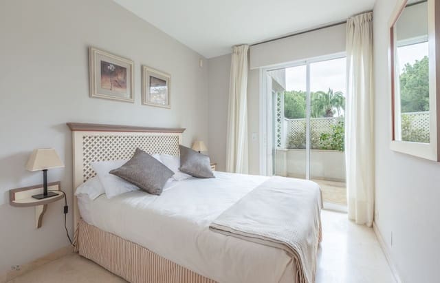 3 bedroom Apartment for sale in Estepona with pool garage - € 1,300,000 (Ref: 9943743)