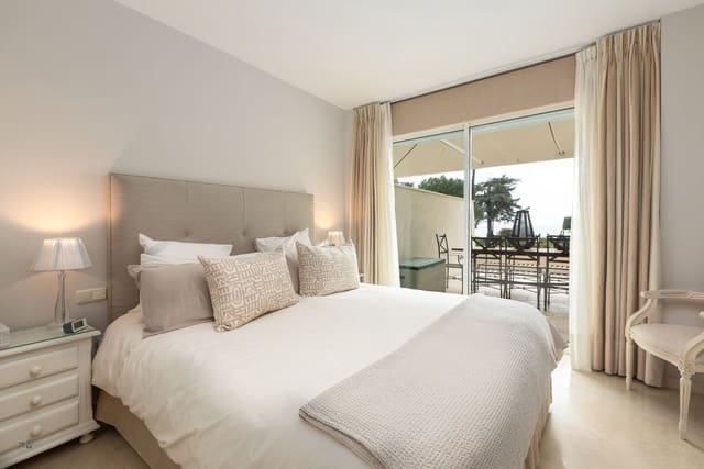 3 bedroom Apartment for sale in Estepona with pool garage - € 1,300,000 (Ref: 9943743)