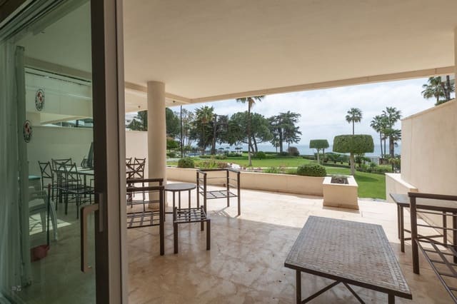 3 bedroom Apartment for sale in Estepona with pool garage - € 1,300,000 (Ref: 9943743)