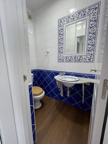 5 bedroom Villa for sale in Estepona with pool garage - € 995,000 (Ref: 9943746)