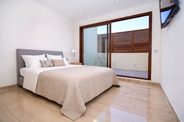 4 soveværelse Lejlighed til salg i Estepona med swimmingpool garage - € 990.000 (Ref: 9943748)