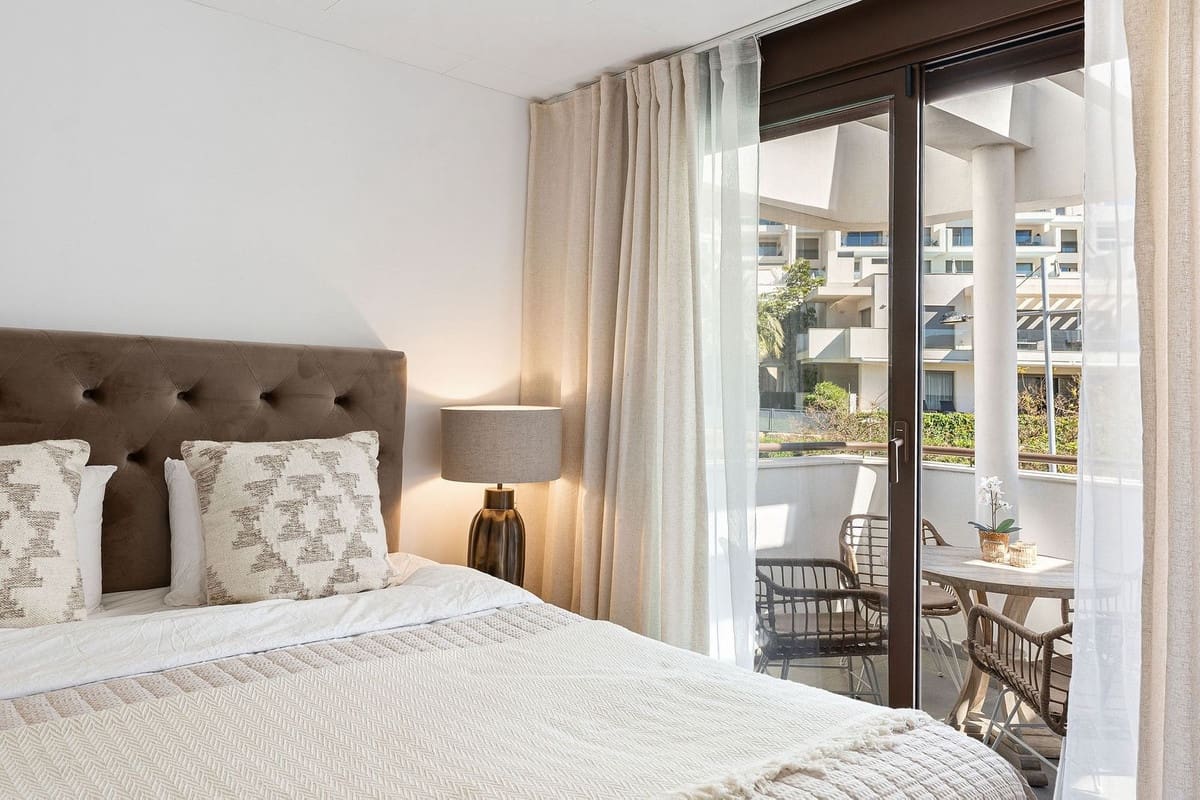 3 soveværelse Lejlighed til salg i Estepona - € 1.195.000 (Ref: 9943750)