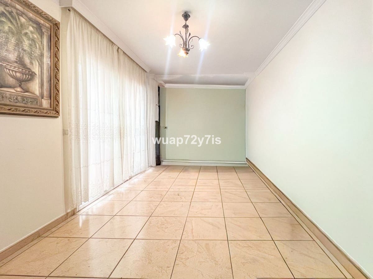5 makuuhuone Omakotitalo myytävänä paikassa Estepona mukana 
autotalli - 1 163 000 € (Ref: 9943751)