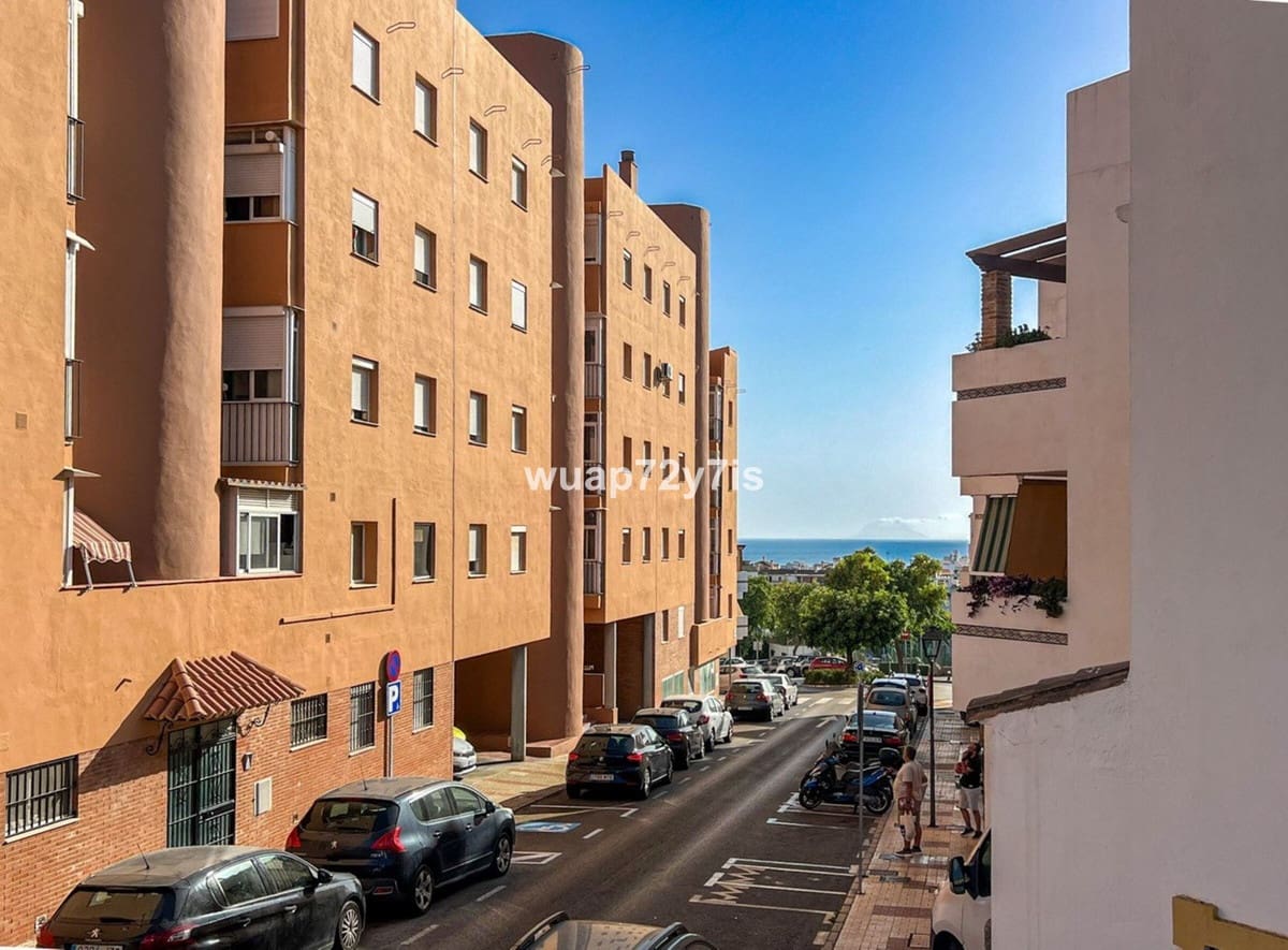 5 makuuhuone Omakotitalo myytävänä paikassa Estepona mukana 
autotalli - 1 163 000 € (Ref: 9943751)