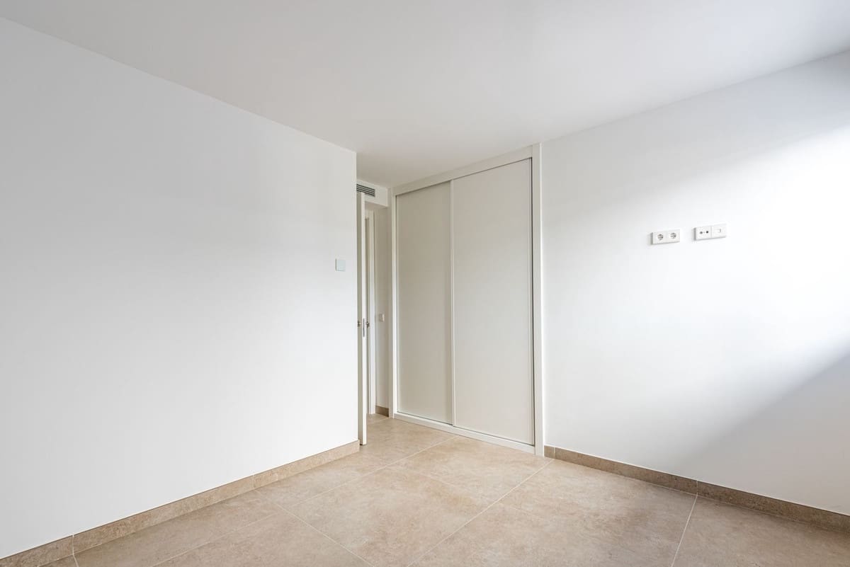 4 slaapkamer Appartement te koop in New Golden Mile - € 1.250.000 (Ref: 9943756)