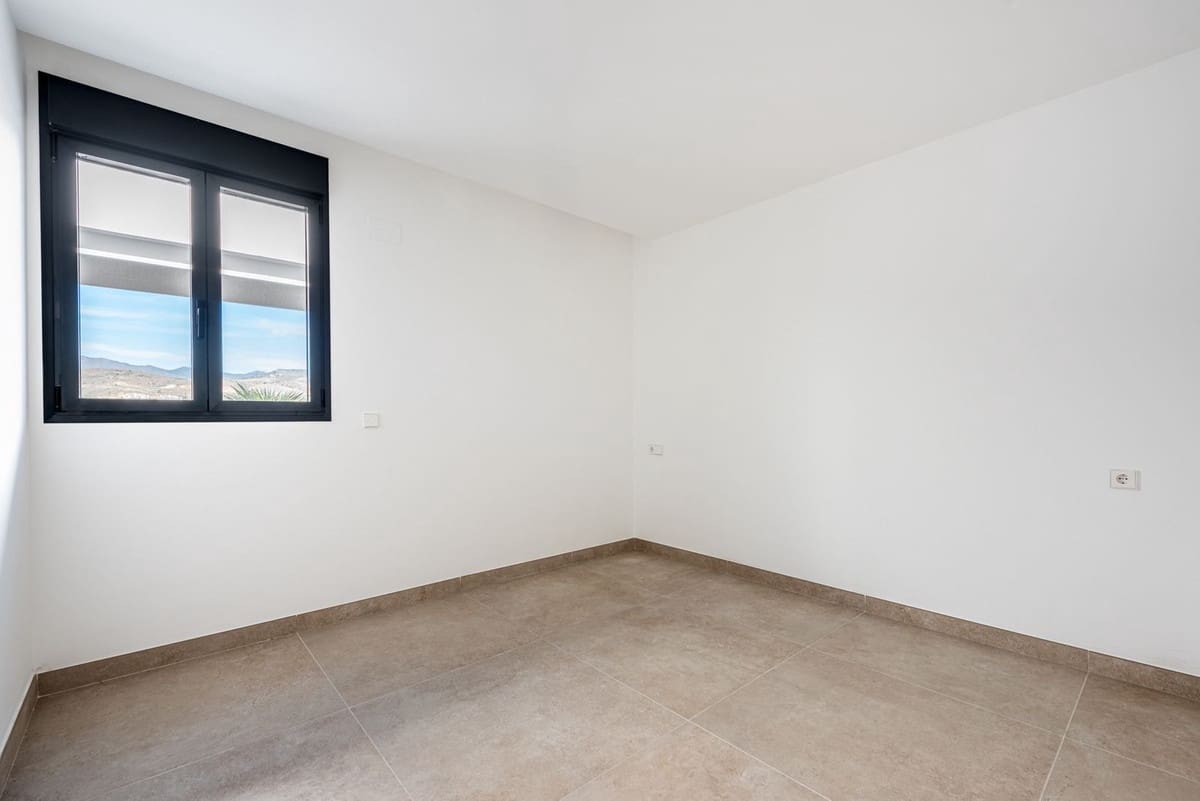 4 slaapkamer Appartement te koop in New Golden Mile - € 1.250.000 (Ref: 9943756)