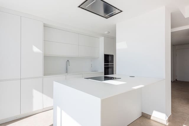 4 Zimmer Apartment zu verkaufen in New Golden Mile, Estepona - 1.250.000 € (Ref: 9943756)