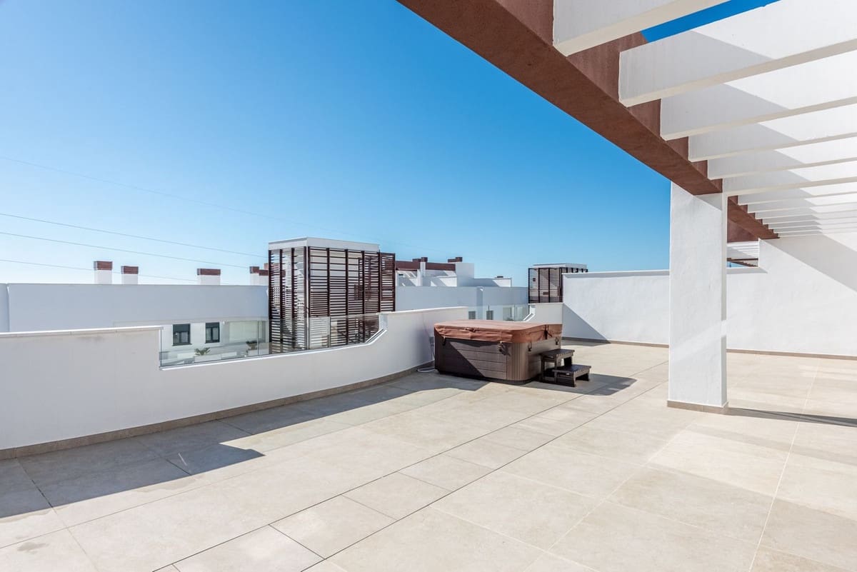 4 slaapkamer Appartement te koop in New Golden Mile - € 1.250.000 (Ref: 9943756)