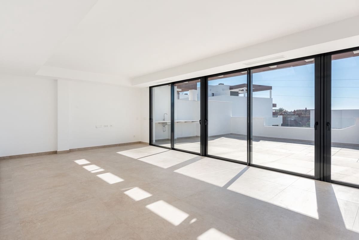 4 slaapkamer Appartement te koop in New Golden Mile - € 1.250.000 (Ref: 9943756)