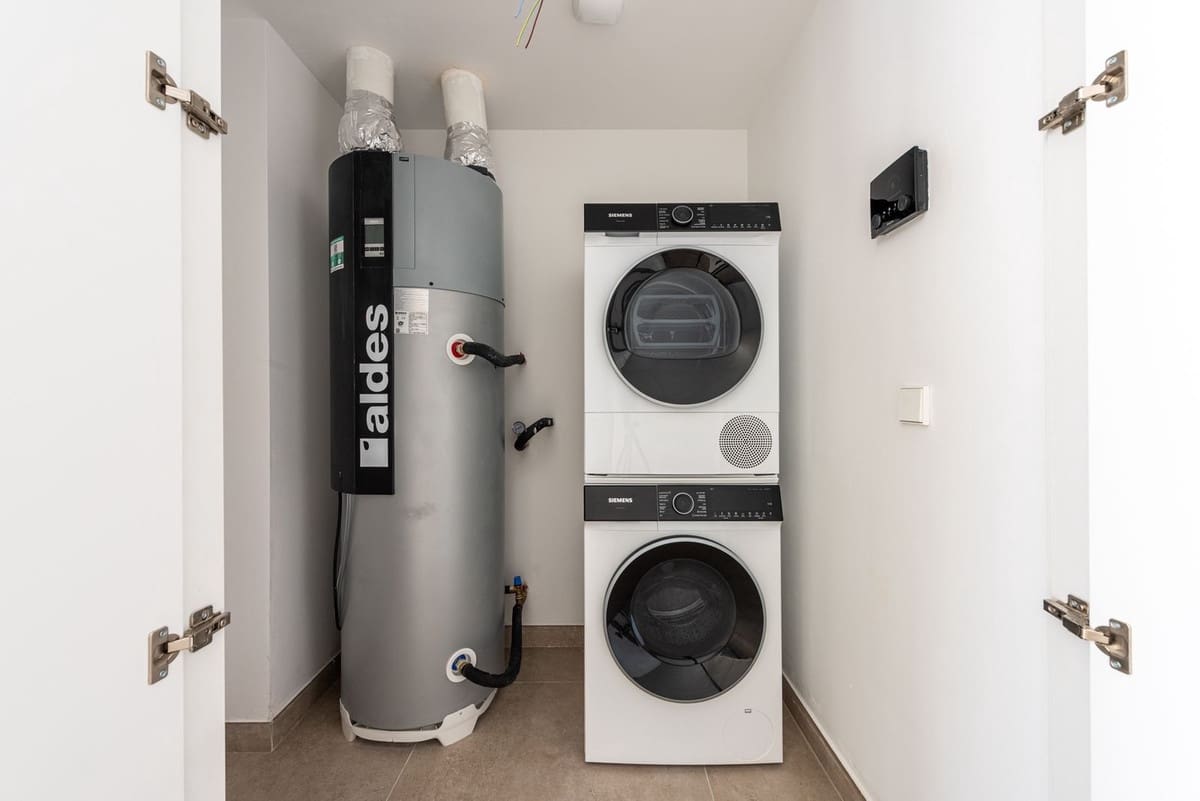 4 slaapkamer Appartement te koop in New Golden Mile - € 1.250.000 (Ref: 9943756)