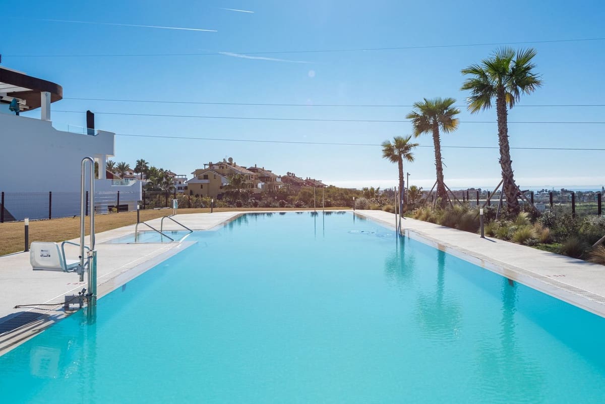 4 slaapkamer Appartement te koop in New Golden Mile - € 1.250.000 (Ref: 9943756)