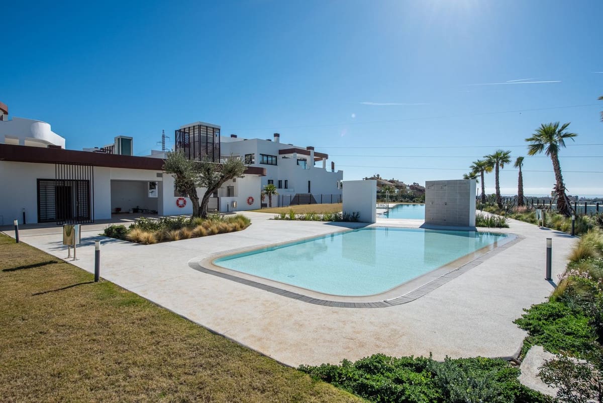 4 slaapkamer Appartement te koop in New Golden Mile - € 1.250.000 (Ref: 9943756)
