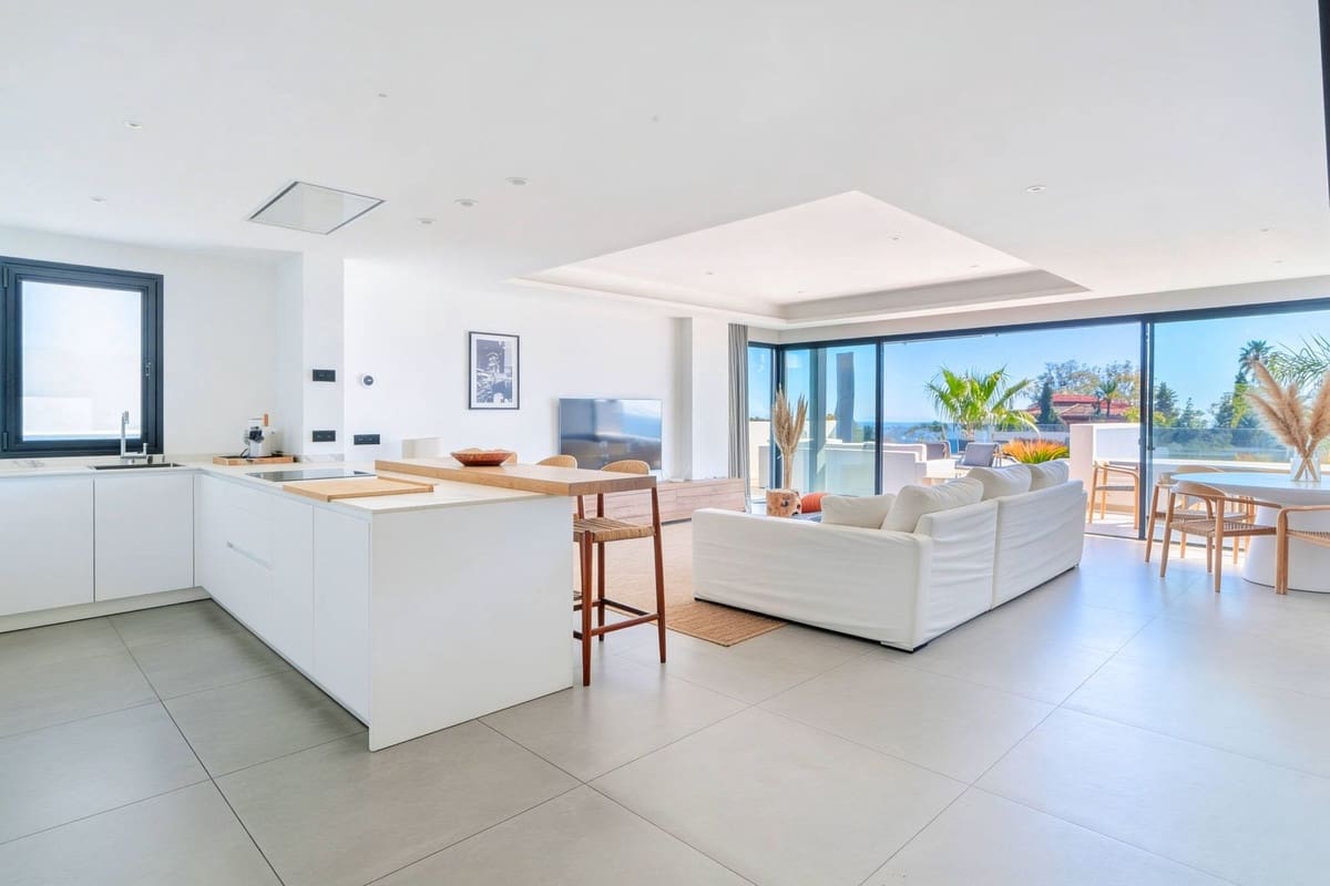 Apartamento de 4 habitaciones en Estepona en venta con piscina garaje - 1.400.000 € (Ref: 9943759)