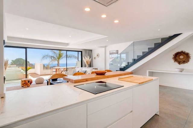 4 Zimmer Apartment zu verkaufen in Estepona mit Pool Garage - 1.400.000 € (Ref: 9943759)