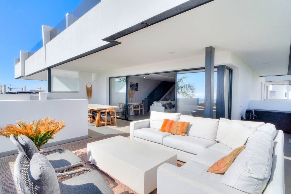 Apartamento de 4 habitaciones en Estepona en venta con piscina garaje - 1.400.000 € (Ref: 9943759)